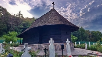 Manastire Dintr-un Lemn din jud Valcea