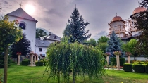 Manastire Dintr-un Lemn din jud Valcea