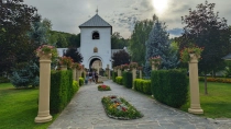 Manastire Dintr-un Lemn din jud Valcea