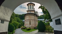 Manastire Dintr-un Lemn din jud Valcea