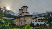Manastire Dintr-un Lemn din jud Valcea